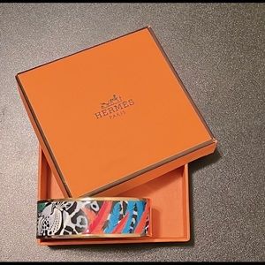 Hermès Enamel Bracelet Jaguar Print in 18K Yellow Gold Finish